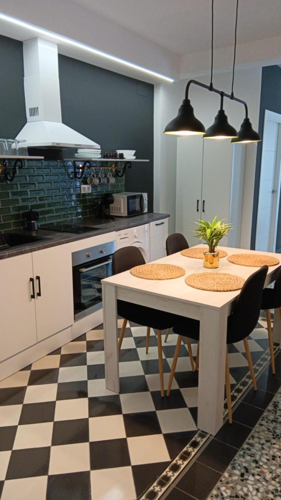 באיסה Apartamentos Fernando III El Santo מראה חיצוני תמונה